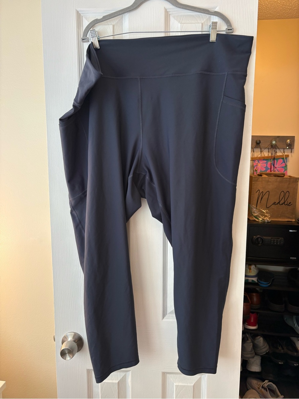 Old Navy Black High-Rise Active Leggings with Pocket